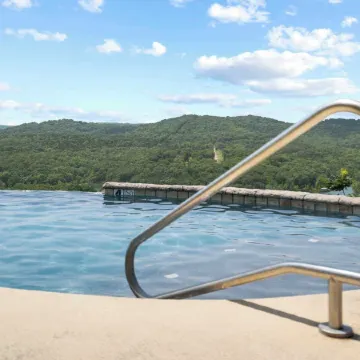 Sunset Retreat - 3 Min from Silver Dollar