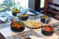 The Seasons Dalhousie - Best Valley View & Mountain View AC Hotel in Dalhousie - 早餐