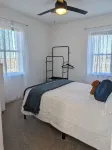 Delightful 2-bedroom house with WiFi, AC between Greentown & Kokomo
