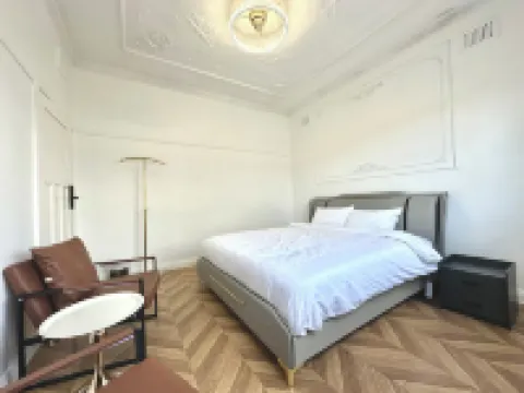 Modern Vintage Single & King size Rooms Hotels in Bankstown