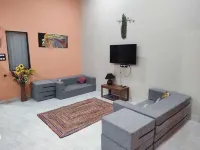 Whispering Palm Parra Hotels in Parra