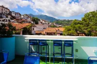 호텔 에밀리아 탁스코