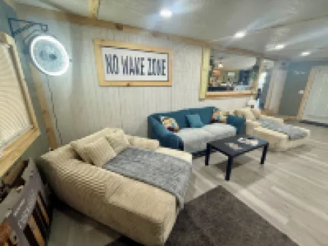 Charming 2-bedroom mobile home with WiFi and AC in Okeechobee Hôtels à : Okeechobee