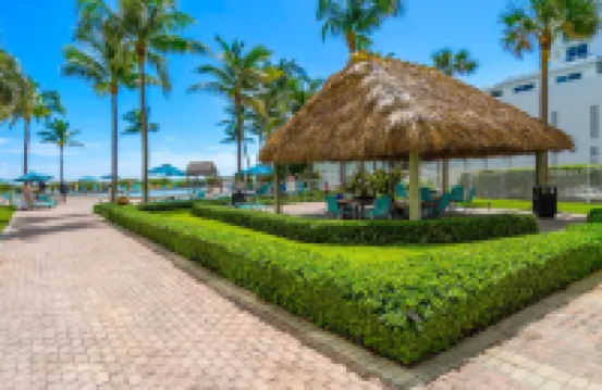 Oceanfront Pool and Balcony - Spacious Ocean View Retreat