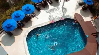 Hotel Everrich - Rooftop Pools