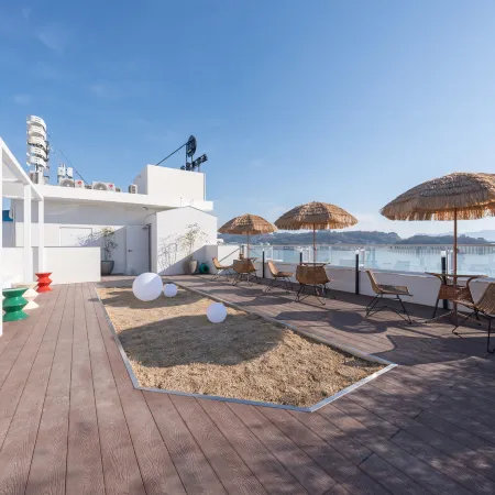 Yeosu Stay Saerok Отели рядом с достопримечательностью «Галерея «Хэнтон»»