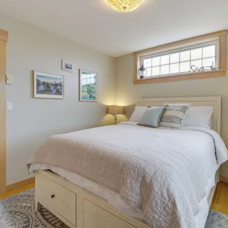 Steps to Beach: Home w/ Hot Tub in Oak Harbor!
