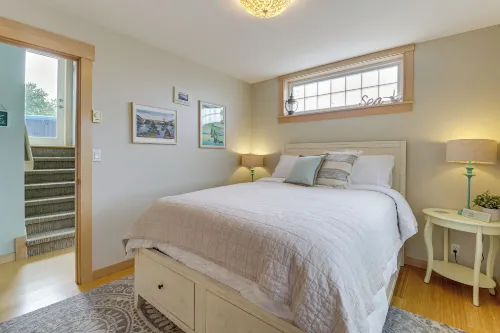 Steps to Beach: Home w/ Hot Tub in Oak Harbor! - Bintang 3