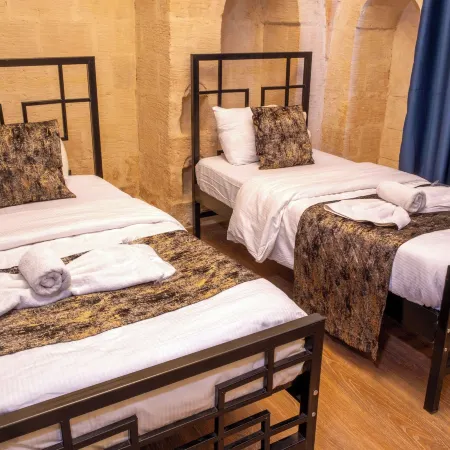 Kadim Hotel