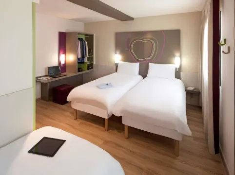 Hotel Ibis Styles Lleida Torrefarrera Hotels in Segria