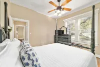 Victorian Manor: Downtown Apt, near Silver Springs & Fort King Historic Park