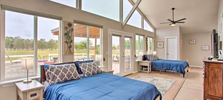 The Farmhouse at Grand Valley Getaway w/ Alpacas! Hotels in Mesa County