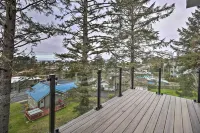 Depoe Bay Townhome w/ Deck & Stunning Ocean Views! - parking