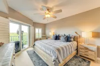New Smyrna Beach Condo w/ Balcony & Pool Access - Parkplatz