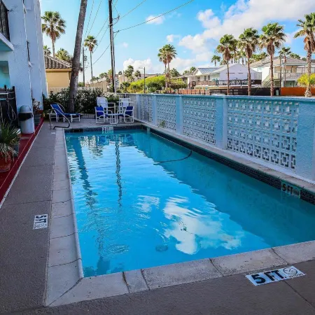 Continental 101 Minium 2 Bedroom Condo by RedAwning