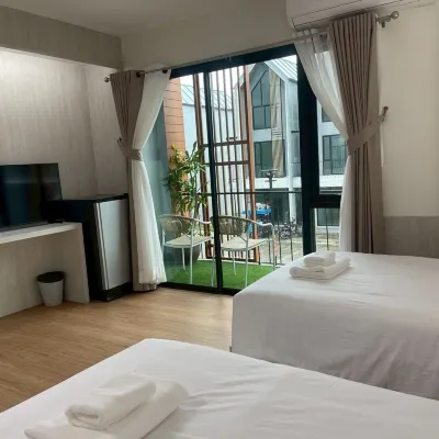 Salty Sand Krabi Hotel Отели рядом с достопримечательностью «Пляж Ноппарат-Тара»