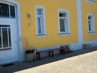 Loft with Pond View in the Franconian Lake District Pet-Friendly Hotels in Pleinfeld