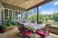 Sleeps 12, Kayaks, Private Dock, Large Yard + More