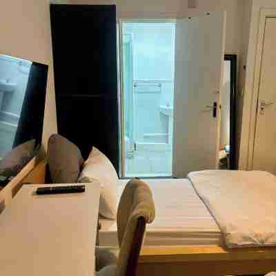 Ensuite Family Room in Dudley Others