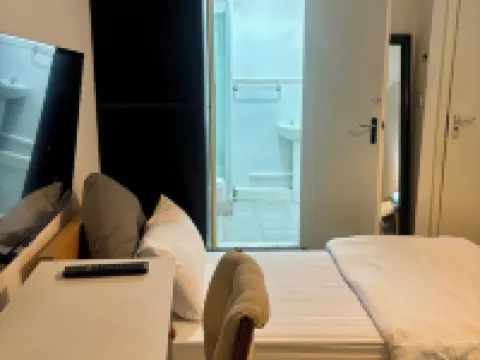 Ensuite Family Room in Dudley Hotels in Dudley