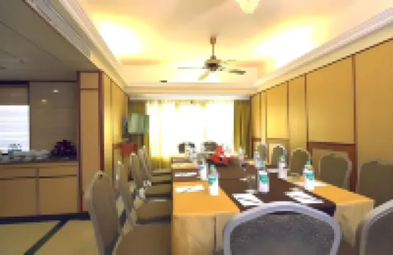 Regenta Place the Emerald