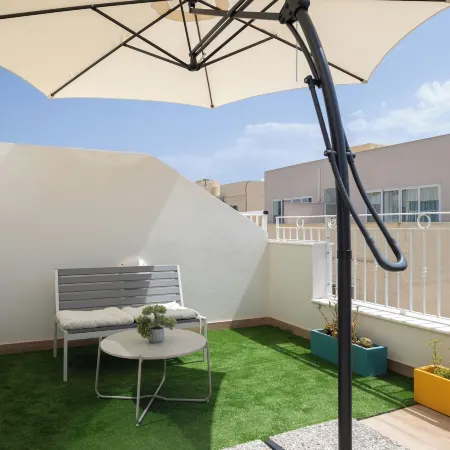 Sunlit Penthouse - 2 Terraces & Hot Tub