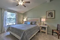 Updated Strawberry Family Cabin w/ 2 Private Decks - 3-Star