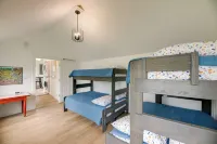 Modern Family Home in Mason w/ Backyard + Fire Pit - 3-Star