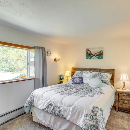 Sunny Cedaredge Home w/ Mtn Views - Hike & Fish!