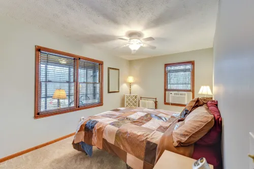 Cozy Hiawassee Cabin - 4 Mi to Lake Chatuge! - Parking