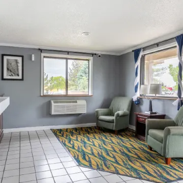 Super Inn by OYO Lansing MI