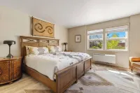Grand Chapel Estate - Pool, Pickleball & Stunning Red Rock Views