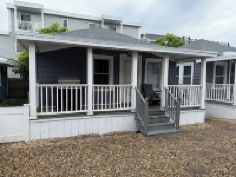 New to VRBO! Cute 2 bedroom cottage just steps from the beach!