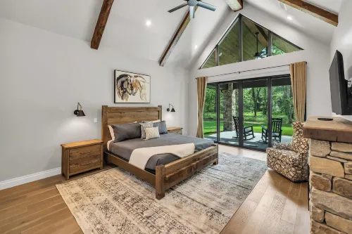 Lakefront Estate on 26 Acres: Hot Tub & Games - Boutique