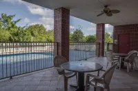 Country Inn & Suites by Radisson, Harlingen, TX - Rooftop Pools
