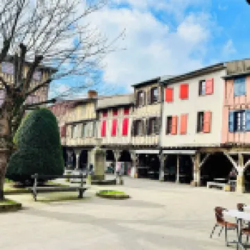 Hôte Labyrinthe Lit 180 cm Salle de Bain, Petit Dej Compris
