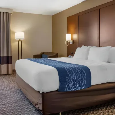 Econo Lodge North Hotels near Harborside Event Center