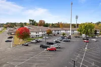 Ramada by Wyndham Stevens Point - Parking