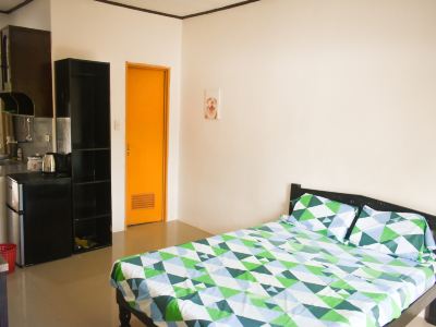 Studio Room with Private Bathroom and Kitchenette