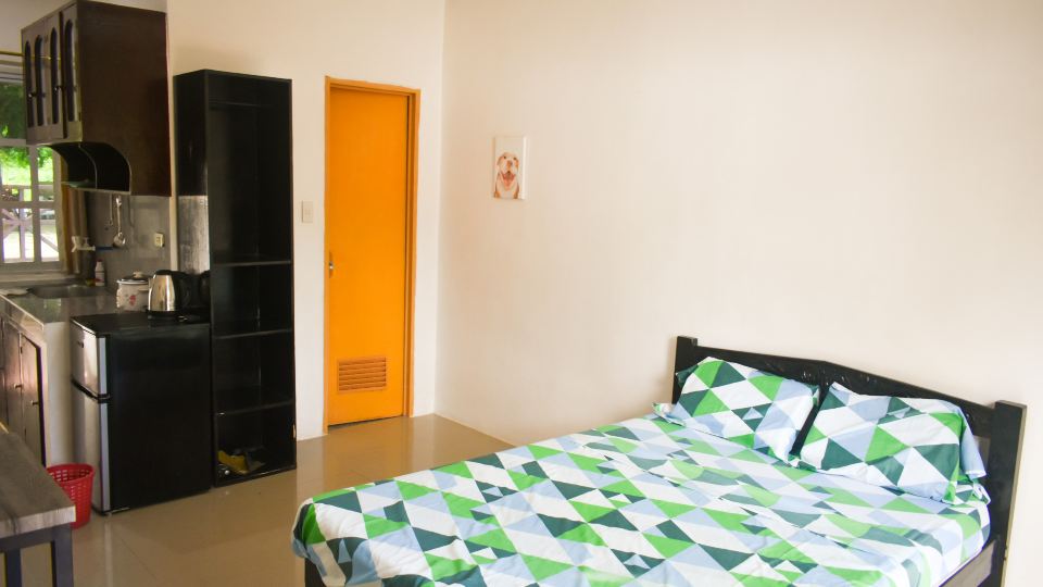 Studio Room with Private Bathroom and Kitchenette