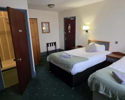 Linden Tree Hotels in Gloucester District