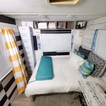 Camper Apt DE Sleeps 3