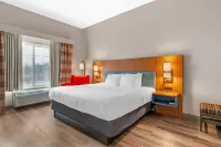 Country Inn & Suites by Radisson, West Bend, WI