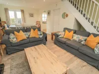 Sandy Cove Hotels in Chathill