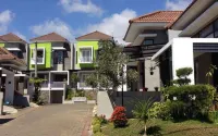 Tropical Boutique Batu Villa, Near Museum Angkut - bar