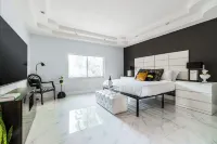 Miami Central: Pool, BBQ, Ping-Pong & Billiards