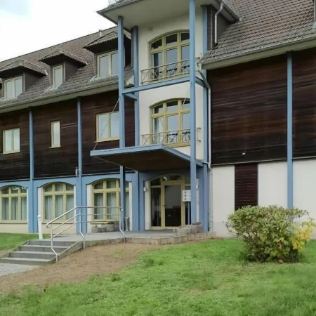 Pension Am Seeberg Отели в г. Меркиш-Одерланд