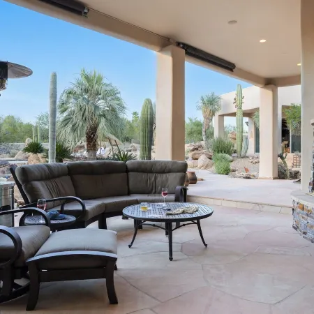 5bdr Oasis w/ Waterfall Pool, Hot Tub, Desert View Desert Cascase by Avantstay