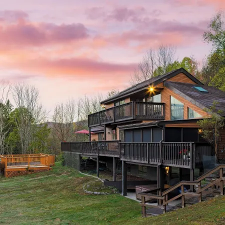 Secluded Retreat w/ Pool, Hot Tub, Fire Pit, Views Windham Mountain House