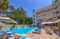 San Remo Hotel - Pool
